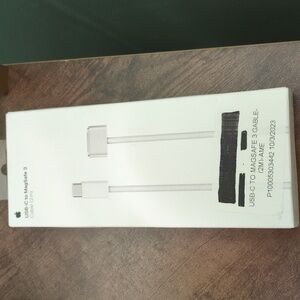 USB-C to MagSafe 3 Cable (2m) Set